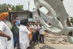 बस्ती में स्थापित हुआ उत्तर प्रदेश का सबसे बड़ा खंडा साहिब, सिख समाज में उत्सव जैसा माहौल