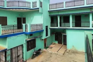 बस्ती PWD में 27 साल से जमे अधिकारी पर गंभीर आरोप, पत्नी की फर्म और 65 लाख के लेन-देन की जांच की मांग