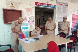 क्षेत्राधिकारी ओबरा ने किया ओबरा थाना का आकस्मिक निरीक्षण, दिये आवश्यक दिशा-निर्देश