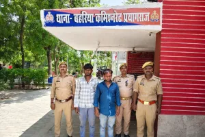मंसुरपुर चौराहे से युवती को जबरन वाहन में बैठाने वाले दो आरोपी गिरफ्तार।