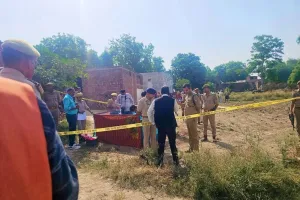 मेजा थाना क्षेत्र के कुकुरकटवा गांव में तिहरा हत्याकांड।