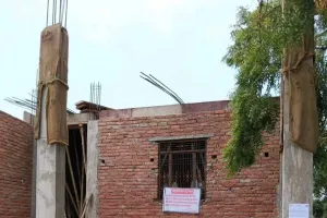 फाफामऊ में पीडीए का बड़ा अभियान: आधा दर्जन अवैध निर्माण सील, ।