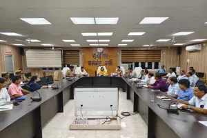जिलाधिकारी एवं पुलिस अधीक्षक बस्ती आगामी त्योहार मोहर्रम को सकुशल एवं शांतिपूर्ण सम्पन्न कराने के दृष्टिगत कलेक्ट्रेट सभागार कक्ष में पीस कमेटी की मीटिंग 