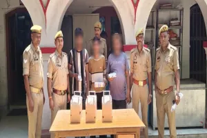 एटीएम से बैटरी चोरी का खुलासा, तीन आरोपी गिरफ्तार।