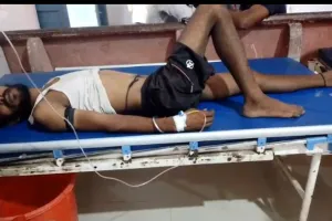 आम तोडते समय हाईटेंशन लाइन की चपेट में आया युवक, झुलसा