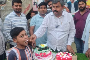 राहुल गांधी के जन्मदिवस पर महराजगंज में कांग्रेस कार्यकर्ताओं ने मनाया उत्सव, जनहित की राजनीति को बताया प्रेरणा स्रोत