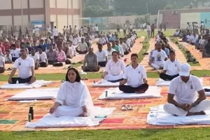 जनपद बस्ती, 12 वें अंतरराष्ट्रीय योग दिवस का मुख्य कार्यक्रम अमर शहीद सत्यवान सिंह स्पोर्ट्स स्टेडियम में आयोजित किया गया।