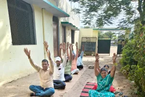 विश्व योग दिवस पर कैंब्रिज हाई स्कूल एंड कॉलेज एवं एन.एस.के. इंटर कॉलेज में योग कार्यक्रम का आयोजन।