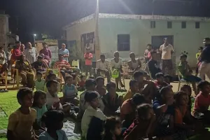 रात्रि चौपाल में उठी बेटियों की पढ़ाई की बात।