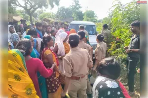 कप्तानगंज विकासखंड के ग्राम पंचायतरखिया में उचित दर विक्रेता की दुकान के चयन में ग्रामीणों ने किया हंगामा