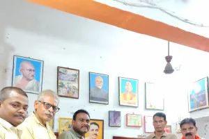 डॉ. श्यामा प्रसाद मुखर्जी के बलिदान दिवस पर नैनी में श्रद्धांजलि अर्पित ।