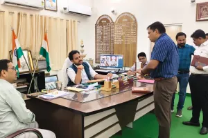 घाघर नदी सेतु निर्माण में लापरवाही पर ठेकेदार पर 20 लाख रुपये की पेनाल्टी