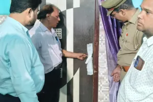 जिलाधिकारी के निर्देशन में निजी अस्पतालों पर बड़ी कार्रवाई, क्रीघा हॉस्पिटल व दुर्गा पॉली क्लिनिक सीज