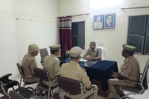 क्षेत्राधिकारी ओबरा  ने किया  हाथीनाला थाना का आकस्मिक निरीक्षण, विवेचकों को ई-साक्ष्य ऐप के प्रभावी उपयोग हेतु किया गया जागरूक