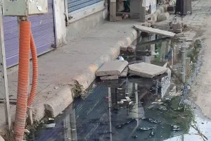 नैनी स्टेशन रोड पर जलनिकासी व्यवस्था ध्वस्त, ।