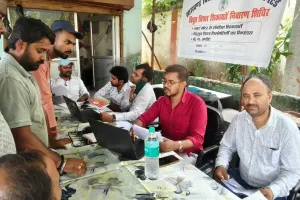 हजारीबाग सांसद मनीष जायसवाल ने टाटीझरिया में किया तूफानी दौरा, गांवों में लगाई चौपाल