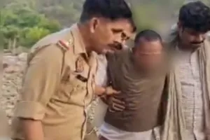 चोपन पुलिस  व एसओजी की संयुक्त टीम द्वारा पुलिस मुठभेड़ में मादक पदार्थ तस्कर गिरफ्तार, 58.75 लाख रुपये मूल्य के मादक पदार्थ, वाहन एवं अवैध असलहा बरामद