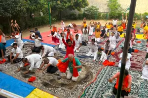 विश्व योग दिवस पर राष्ट्रीय स्वयंसेवक संघ द्वारा विशाल योग कार्यक्रम का आयोजन