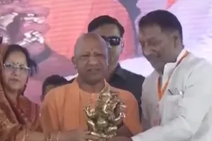 बरांव में नपं अध्यक्ष ने मुख्यमंत्री से मिलकर सौंपा विकास का मांगपत्र 