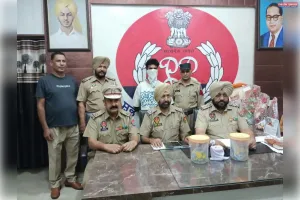 थाना मोती नगर पुलिस ने 2 पिस्टल, 5 कारतूस व हेरोइन सहित तस्कर गिरफ्तार