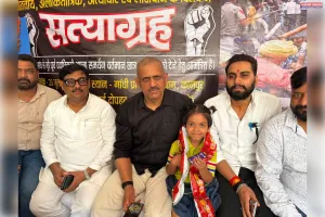 सपा विधायक के 24 घंटे के सत्याग्रह का समापन 