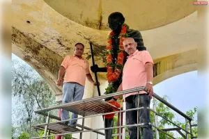 ये इस्तीफ़ा नहीं, इंक़लाब है! - अमिताभ 