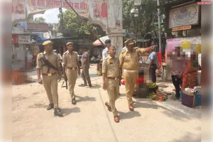 श्रावण मास के दृष्टिगत पुलिस उपायुक्त यातायात ने आनंदेश्वर मंदिर का किया निरीक्षण 