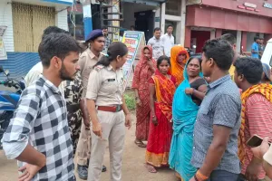 हड़ताल के बीच बाहरी मजदूरों से कचरा उठवाना पड़ा भारी