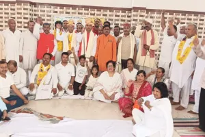 गीत और कठिन योगाभ्यास के जरिए करें योग, रहें निरोग का दिया गया संदेश