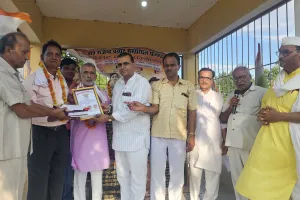 विक्रांत बनारसी को साहित्य शिरोमणि अलंकरण से नवाजा गया