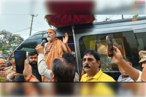 शंकराचार्य स्वामी अविमुक्तेश्वरानंद सरस्वती की 81 दिवसीय गौरक्षार्थ धर्म युद्ध यात्रा पहुंची बिसवां 