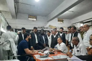 दुद्धी में राजस्व लापरवाही पर बिफरे अधिवक्ता ,  समय पर अंश निर्धारण न होने  पर अधिवक्ताओं में रोष