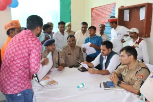 ओबरा थाना दिवस में जिलाधिकारी एवं पुलिस अधीक्षक ने सुनीं जनशिकायतें