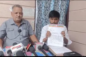प्रॉपर्टी विवाद में बुजुर्ग का दर्द बहू और उसके पिता ने संपत्ति हड़पने के लिए झूठे आरोप लगाए बुजुर्ग ने पुलिस पर भी लगाए गंभीर आरोप