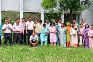 बृहद वृक्षारोपण अभियान के तहत श्रम हितकारी पार्क तथा हेमवतीनंदन बहुगुणा महाविद्यालय में वृहद वृक्षारोपण अभियान,।