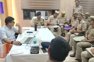 पुलिस अधीक्षक सोनभद्र ने किया  नगर सर्किल का अर्दली रूम कर, अपराध नियंत्रण, विवेचनाओं, जनसुनवाई, मिशन शक्ति एवं साइबर अपराधों की समीक्षा, दिए आवश्यक दिशा-निर्देश