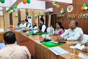 जनपद के विकास के खाके को मिली मंजूरी, डीएमएफ शासी परिषद की बैठक में स्वास्थ्य, शिक्षा, सड़क  सहित पर्यटन विकास की महत्वाकांक्षी परियोजनाओं को हरी झंडी