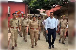 जिलाधिकारी ने पुलिस अधीक्षक के साथ सक्तेशगढ़ परमहंस आश्रम का किया निरीक्षण