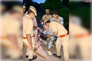 दुबौला चौकी प्रभारी विवेकानंद तिवारी ने चलाया सघन वाहन चेकिंग अभियान, हेलमेट पहनने और यातायात नियमों के पालन की अपील