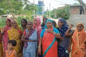 नल-जल योजना से वंचित दिनकर नगर के लोगों का फूटा गुस्सा, नगर परिषद के खिलाफ जोरदार प्रदर्शन