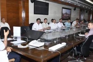 मुख्य सचिव की समीक्षा बैठक में योजनाओं के समयबद्ध क्रियान्वयन पर जोर