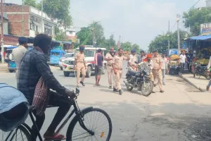 एकमा थाना पुलिस ने चलाया सघन वाहन जांच अभियान, 25,500 रुपये का कटा चालान