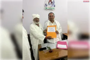 गोपालगंज जदयू जिला अध्यक्ष ने प्रदेश मुख्यालय प्रभारी को सौपी जिला कमिटी की सूची