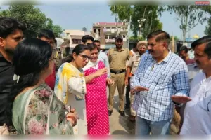विधायक नीना मित्तल ने ‘मिशन क्लीन पंजाब’ के तहत नगर कौंसिल राजपुरा द्वारा चलाई जा रही कूड़ा सफाई मुहिम की अगुवाई की