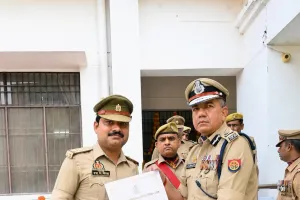 स्वतंत्रता दिवस पर एटा एसओजी प्रभारी श्रवण कुमार निगम सम्मानित