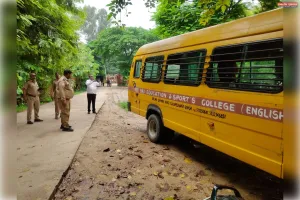 कागजों में फेल स्कूल बसें, सड़क पर बच्चों की सुरक्षा का बड़ा सवाल