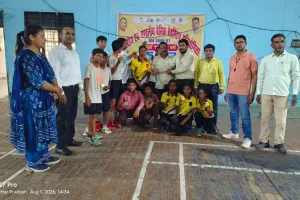 जनपदीय बेसिक बाल क्रीड़ा प्रतियोगिता में होनहारों ने दिखायी प्रतिभा, मेडल देकर किया गया सम्मानित