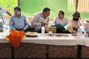 दवा विक्रेताओं ने नवागत औषधि निरीक्षक का किया भव्य स्वागत