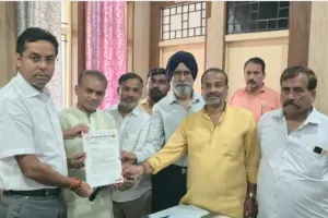 बांसी में फायर स्टेशन और औद्योगिक क्षेत्र की मांग तेज, व्यापार संगठन ने एडीएम को सौंपा ज्ञापन