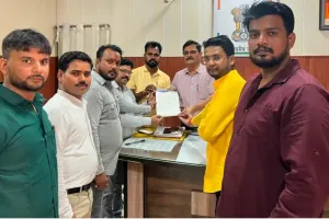 छुट्टा पशुओं की समस्या को लेकर सहयोग समिति ने उप जिलाधिकारी को ज्ञापन सौंपा